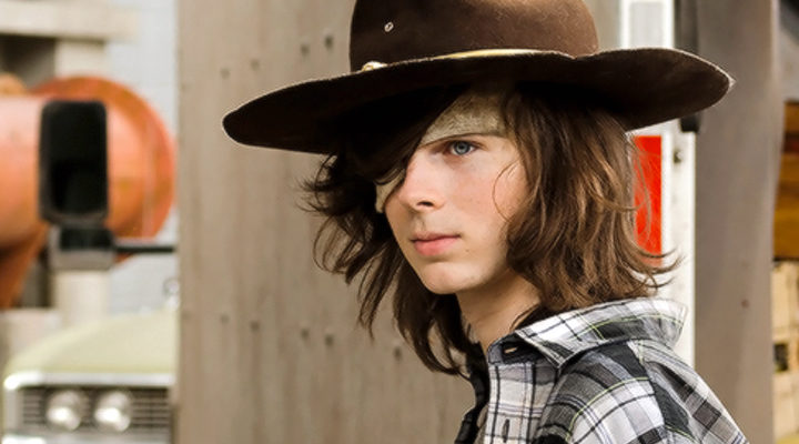 Chandler Riggs como Carl Grimes