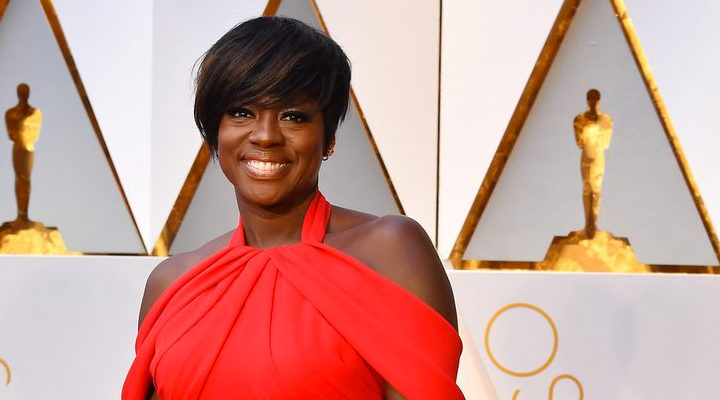 Viola Davis en la alfombra roja de los Oscar