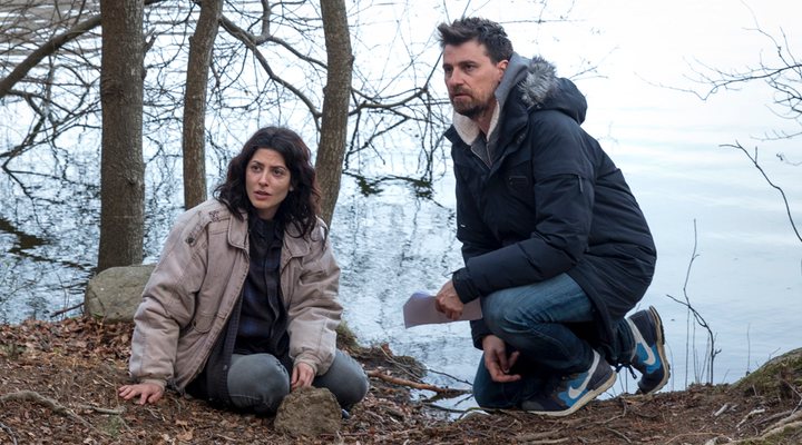 Ramón Salazar y Bárbara Lennie rodando 'La enfermedad del domingo'