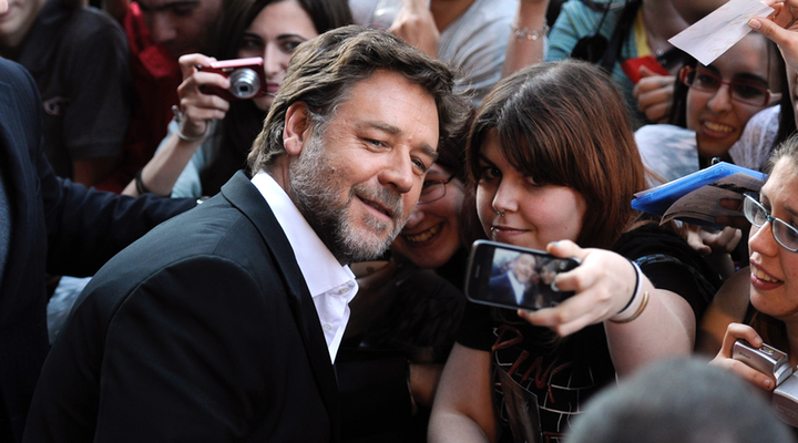 Russell Crowe organiza una subasta llamada 