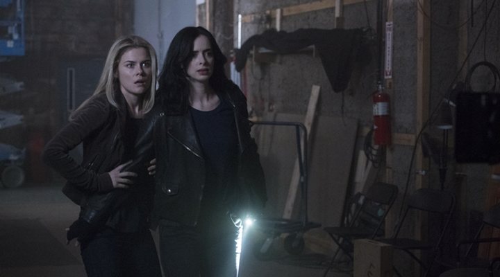 Trish y Jessica en la segunda temporada de 'Jessica Jones'