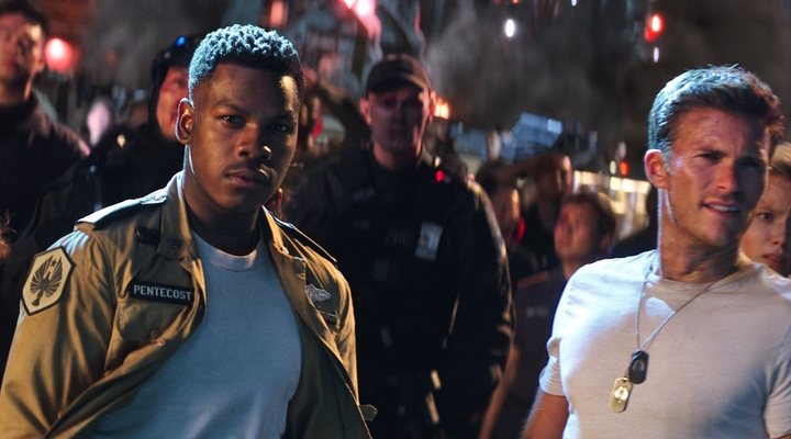 John Boyega y Scott Eastwood en 'Pacific Rim: Insurreción'