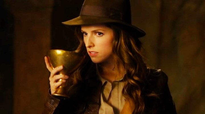 Anna Kendrick interpretando a 'Indiana Jones' en un sketch