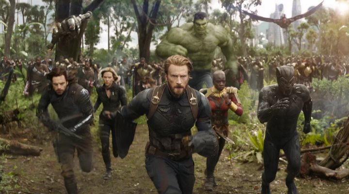 Chris Evans, Sebastian Stan, Scarlett Johansson, Chadwick Boseman, Danai Gurira y Mark Ruffalo como Hulk en 'Vengadores: Infinity War'