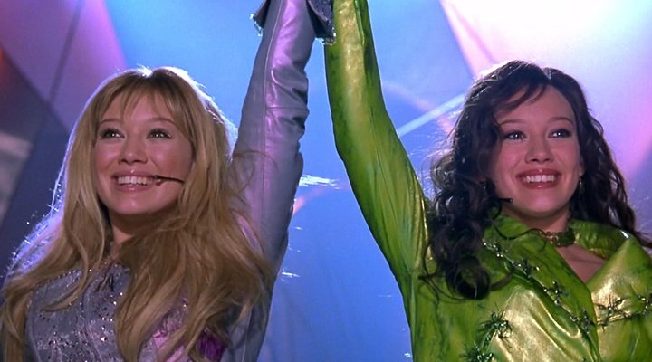 Hilary Duff como Lizzie McGuire e Isabella en 'Lizzie Superstar'