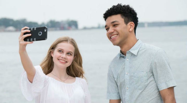 Angourie Rice y Justice Smith