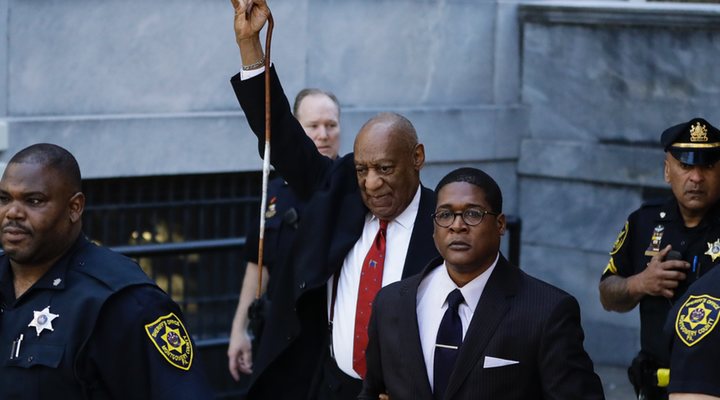 Bill Cosby a la salida del juicio tras ser declarado culpable