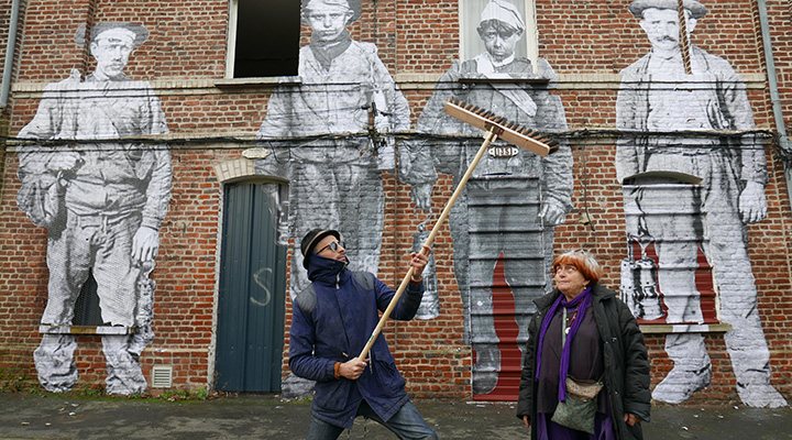 'Agnès Varda y JR, protagonistas y directores de 'Caras y lugares''