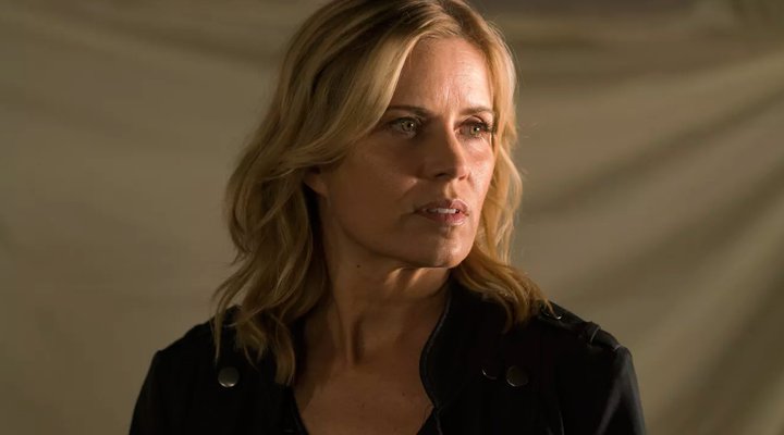  Kim Dickens