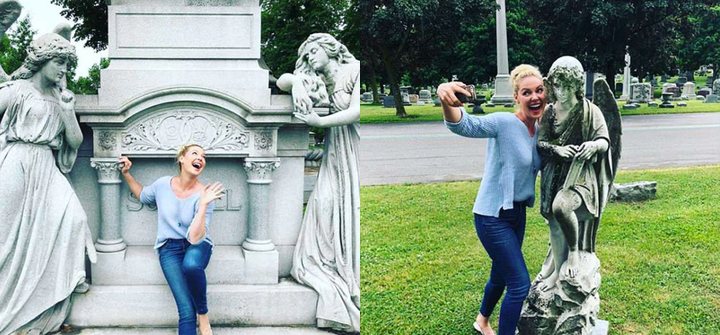 Katherine Heigl en el cementerio