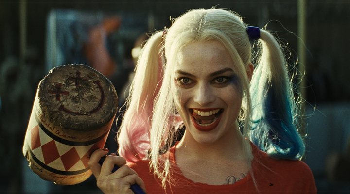  Margot Robbie como Harley Quinn