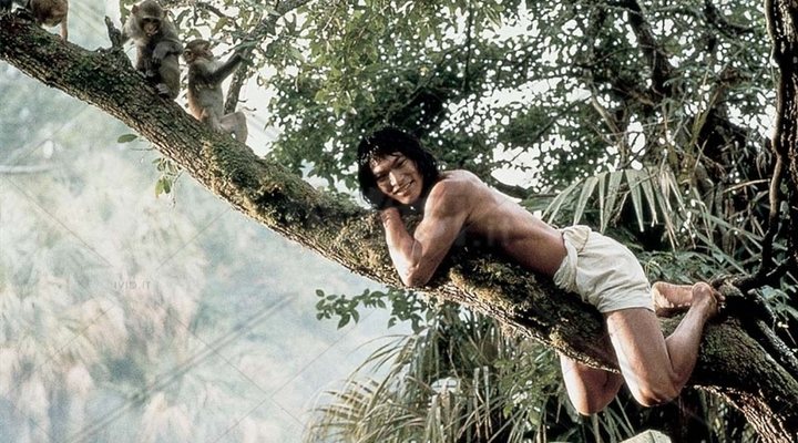 Jason Scott Lee (el de la izquierda) en 'El libro de la selva: La aventura continúa'