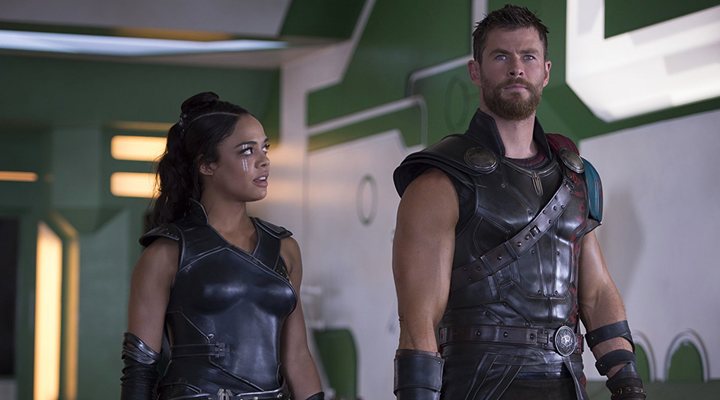 'Chris Hemsworth y Tessa Thompson en Thor: Ragnarok'