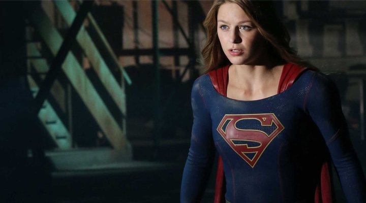  Melissa Benoist como Supergirl