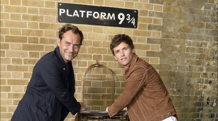 Eddie Redmayne y Jude Law celebran la vuelta a Hogwarts en King's Cross