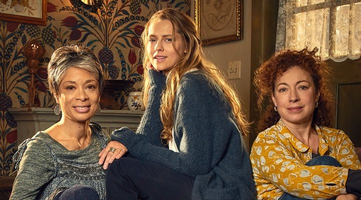  Alex Kingston, Valarie Pettiford y Teresa Palmer en 'El descubrimiento de las brujas'