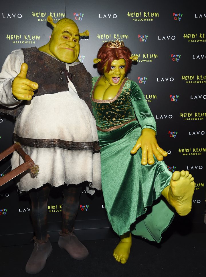 Heidi Klum y Tom Kaulitz disfrazados de Fiona y Shrek en Halloween