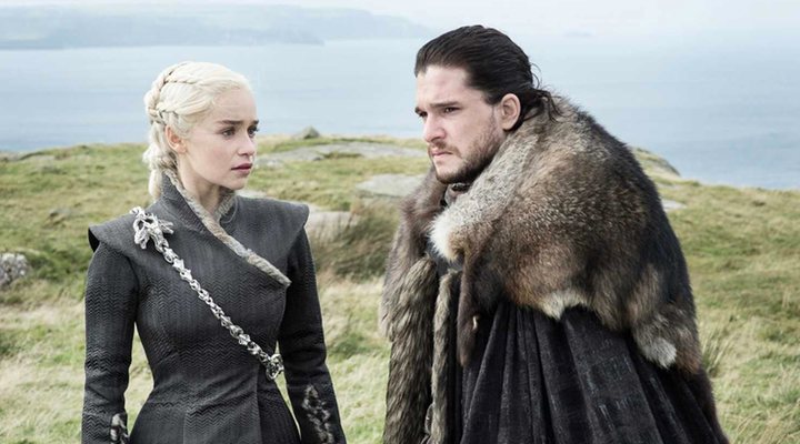  Emilia Clarke y Kit Harington en 'Juego de Tronos'