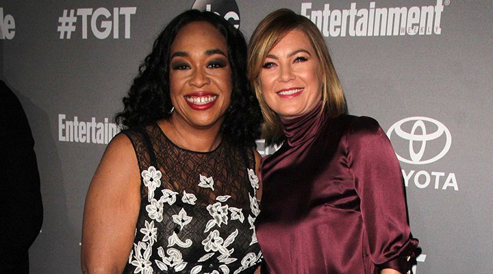  Shonda Rhimes con Ellen Pompeo