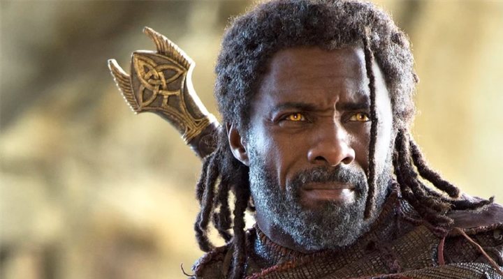  Idris Elba como Heimdall en 'Thor: Ragnarok'