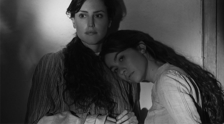 Natalia de Molina y Greta Fernández en 'Elisa y Marcela'