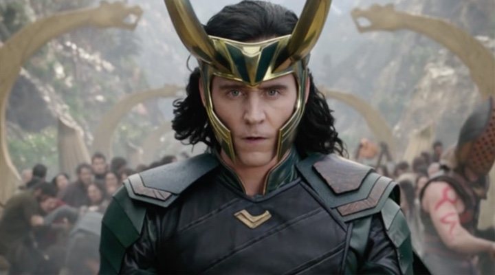  Tom Hiddlestone como Loki