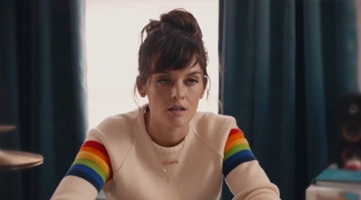 Frankie Shaw en un fotograma de la serie 