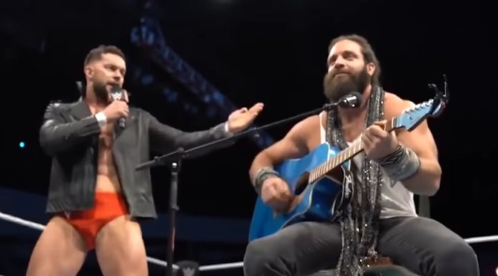 Finn Bálor y Elias