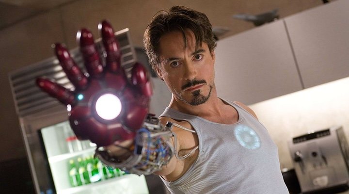  Robert Downey Jr. como Iron Man