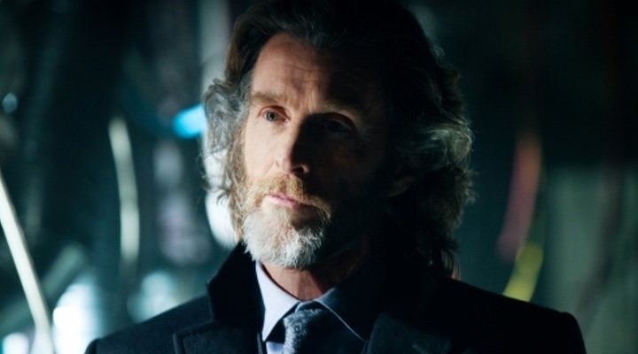 John Glover como Lionel Luthor