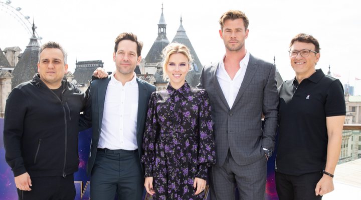 Los hermanos Russo, Paul Rudd, Scarlett Johansson y Chris Hemsworth en Londres