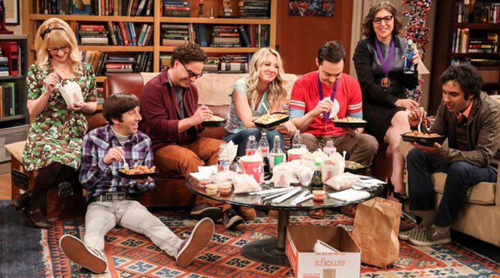 Todos comiendo en el último capítlo de 'The Big Bang Theory'