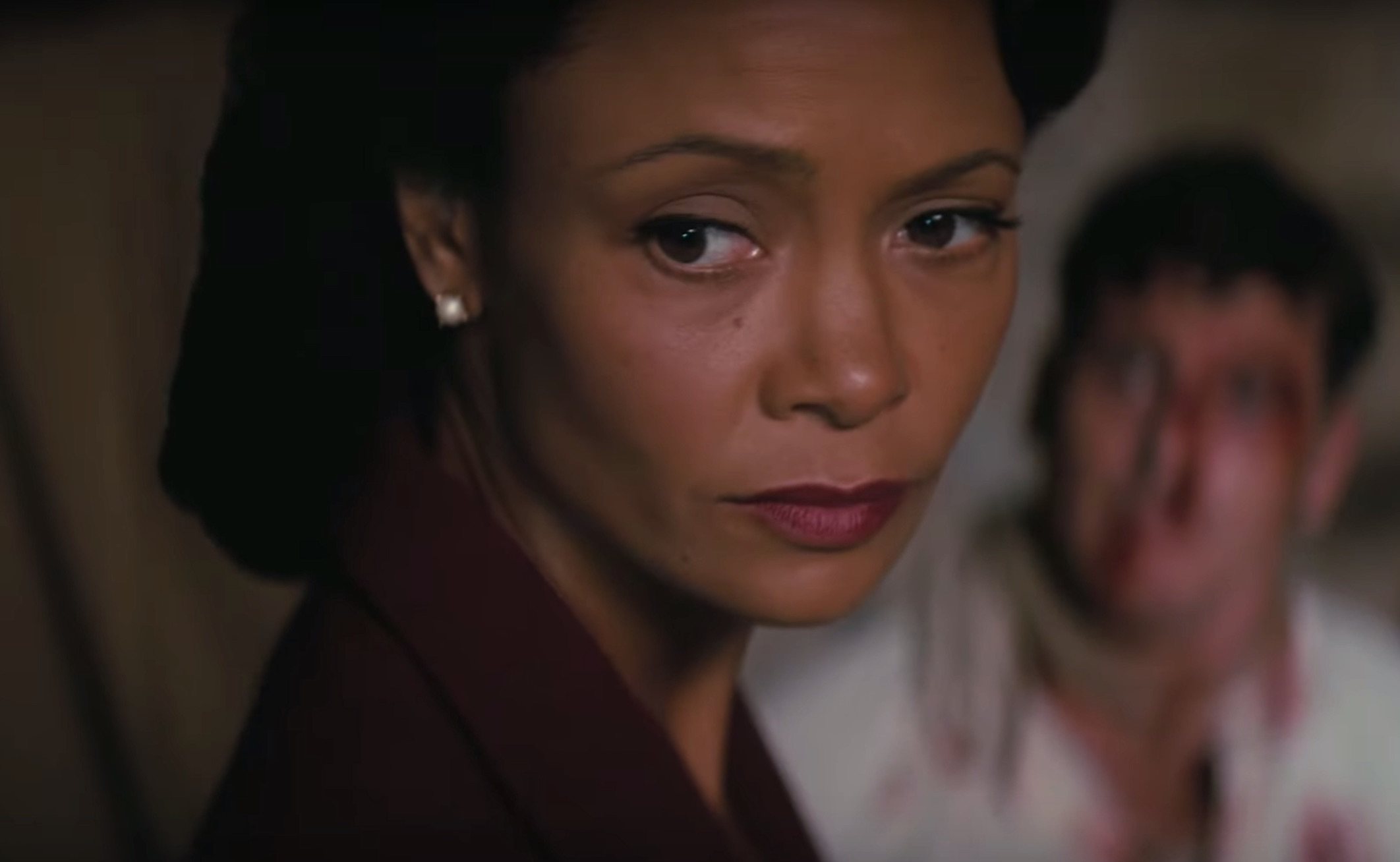 Thandie Newton como Maeve