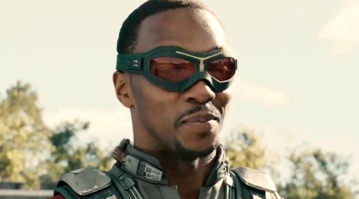 Anthony Mackie como Halcón