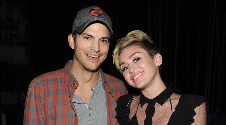 Ashton Kutcher con Miley Cyrus en 2013