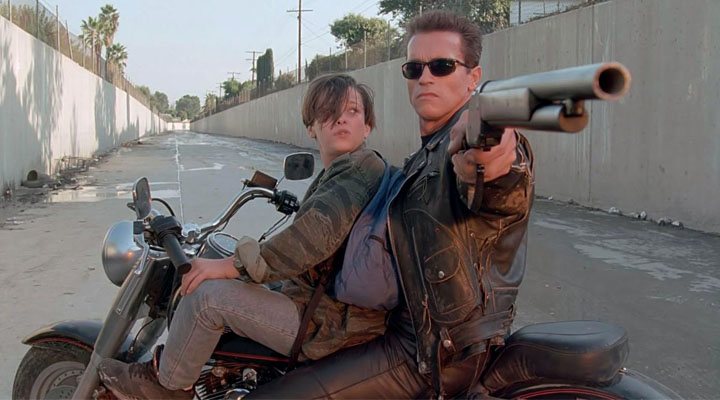 Arnold Schwarzenegger y Edward Furlong en 'Terminator 2: El juicio final'