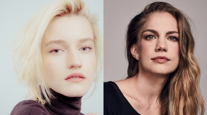 Julia Garner y Anna Chlumsky