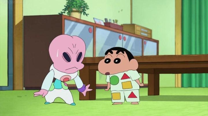 Shin Chan y Kulete, el extraterrestre