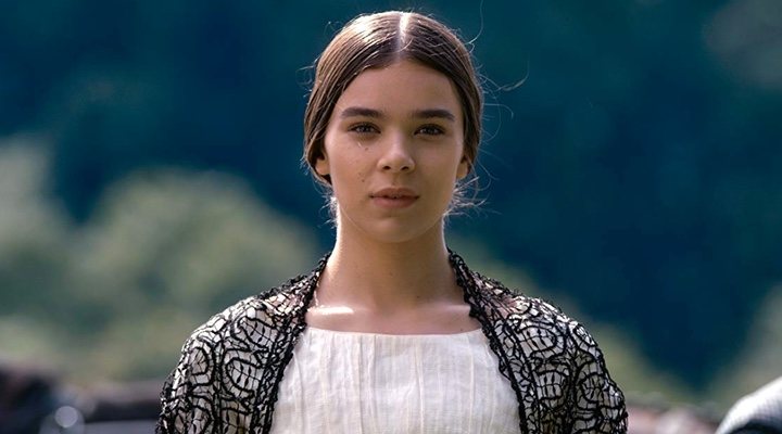 Hailee Steinfeld en 'Dickinson'