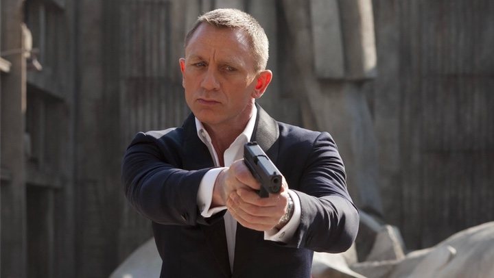 Daniel Craig como James Bond