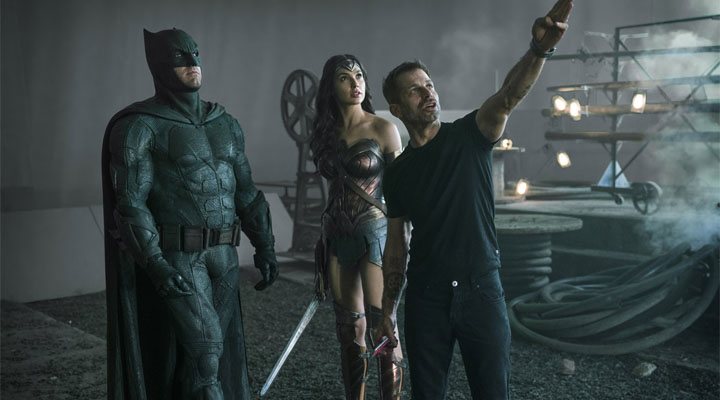 Zack Snyder, Gal Gadot y Ben Affleck durante el rodaje de 'Liga de la Justicia'