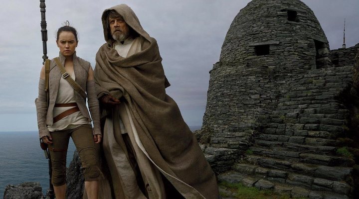 Daisey Ridley y Mark Hamill en 'Star Wars: Los Últimos Jedi'