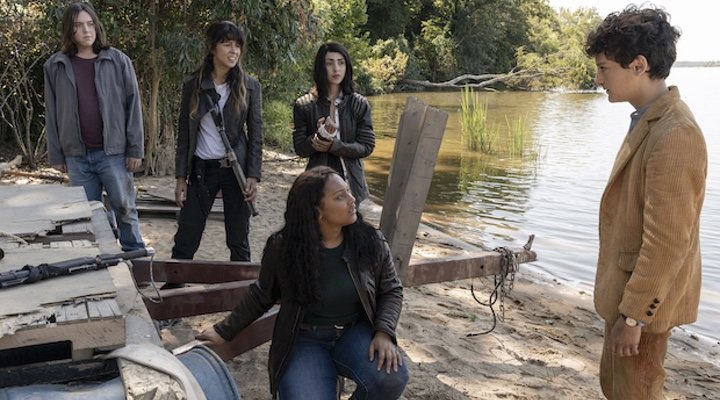 'Walking Dead: The World Beyond' gira en torno a un grupo de adolescentes que abandonan la seguridad de sus hogares durante el postapocalipsis