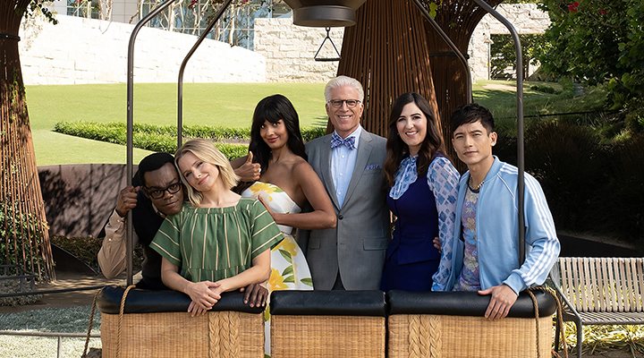 'Los protagonistas de 'The Good Place' en uno de los últimos episodios de la serie'