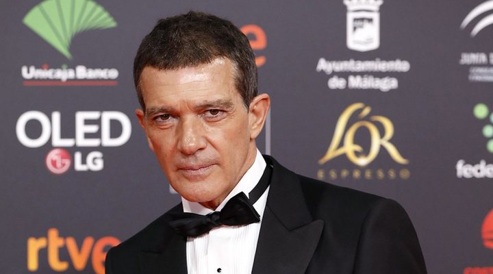 Antonio Banderas en la alfombra roja de los Goya 2020