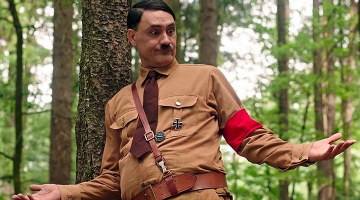 Taika Waititi ('Jojo Rabbit') dio su discurso con una mezcla de bromas y el comentario crítico del colonialismo