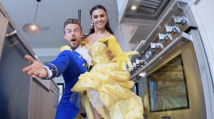  Derek Hough y su mujer Hayley Erbert protagonizan la versión cuarentena de 'La bella y la bestia'