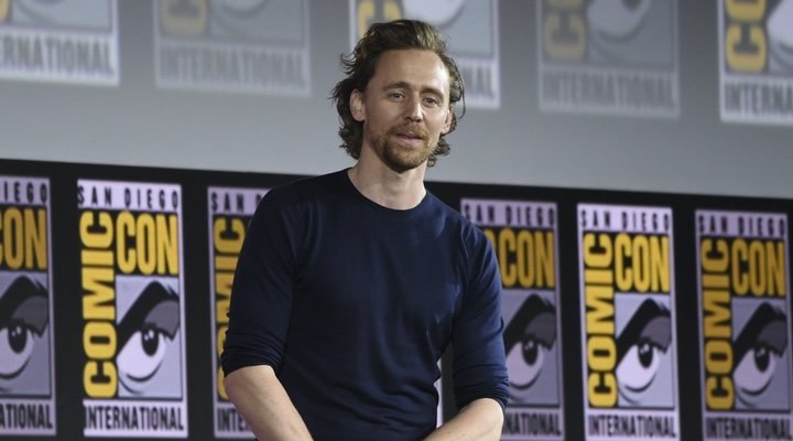 Tom Hiddleston en la Comic-Con de 2019