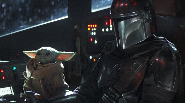  El Niño y el mandaloriano en un fotograma de 'The Mandalorian'