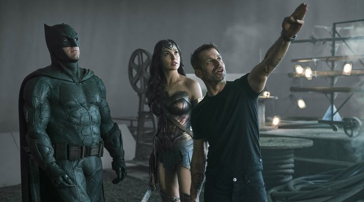  Zack Snyder dirigiendo a Ben Affleck y Gal Gadot en 'Liga de la Justicia' (2017)